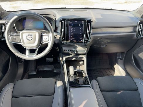 Certified 2023 Volvo XC40 Recharge Ultimate image 16