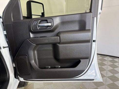 Used 2025 Chevrolet Silverado 3500 W/T image 25