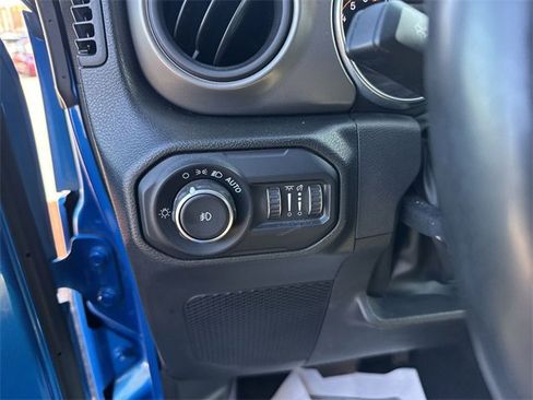 Used 2022 Jeep Wrangler Unlimited Sport image 12