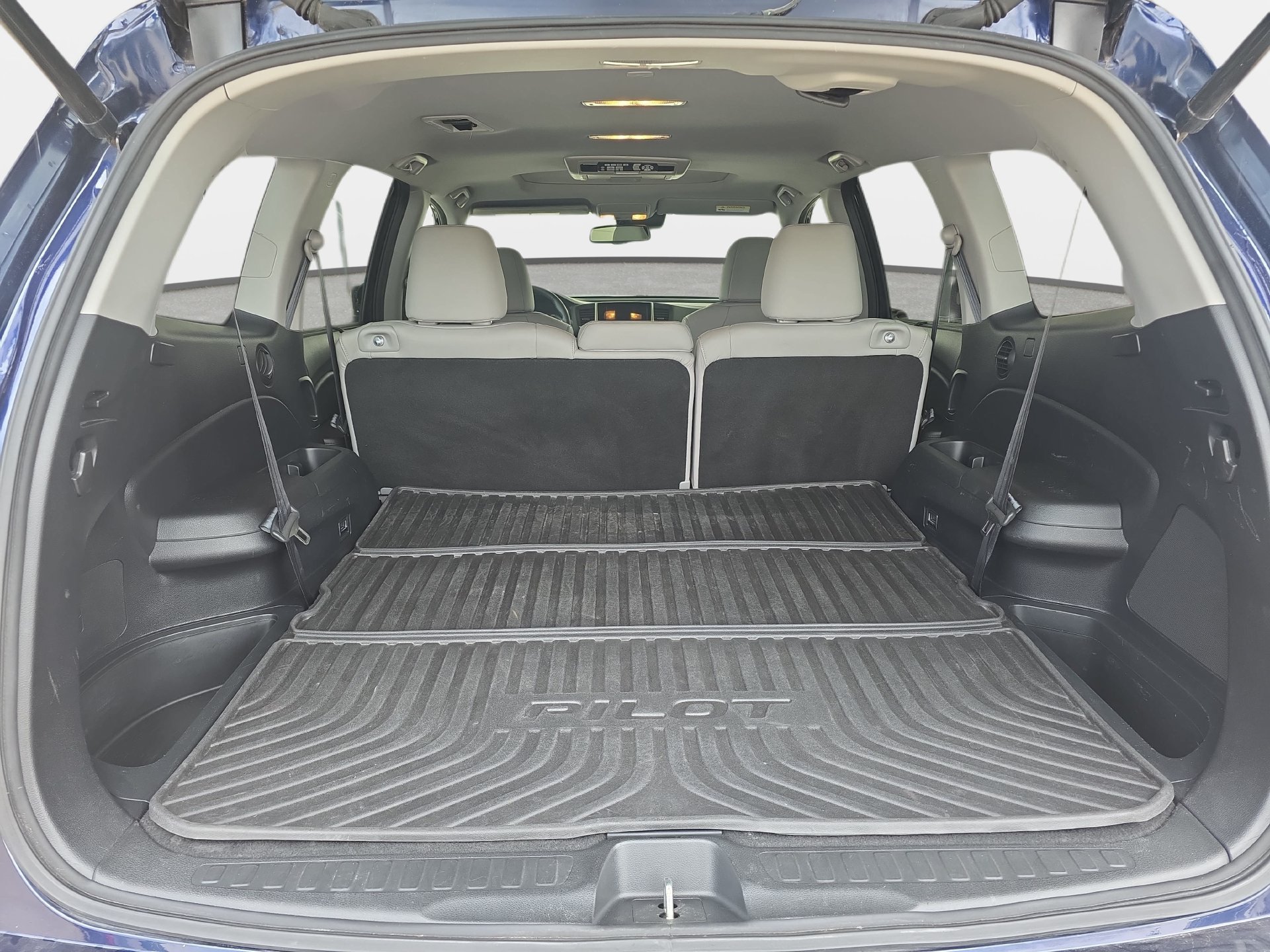 Used 2018 Honda Pilot Touring image 12