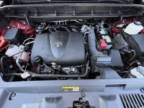 Used 2022 Toyota Highlander XLE FWD image 25