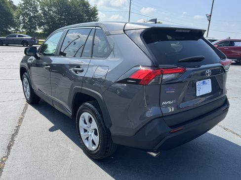 Used 2024 Toyota RAV4 LE FWD image 7