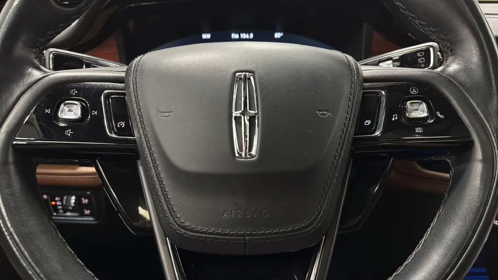 Used 2022 Lincoln Aviator Grand Touring AWD/4WD image 16