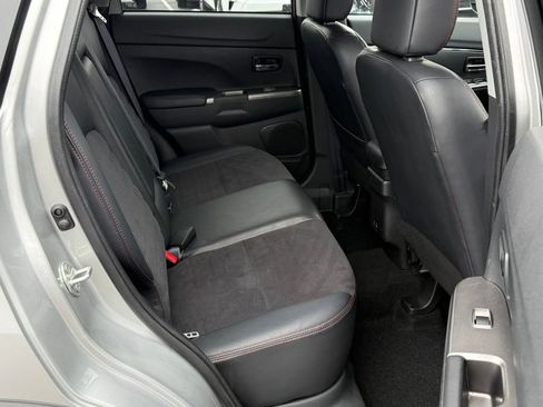 Used 2024 Mitsubishi Outlander Sport SE image 13