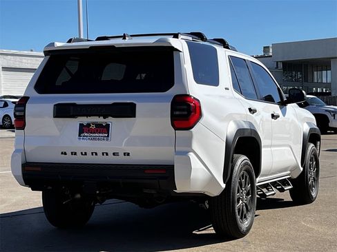 New 2026 Toyota 4Runner SR5 image 4