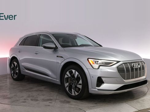 Used 2023 Audi e-tron Premium Plus w/ Premium Plus Package AWD/4WD image 13
