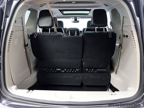 Used 2019 Chrysler Pacifica Limited FWD image 30
