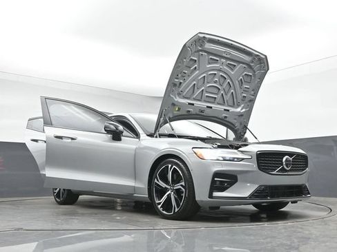 Used 2025 Volvo S60 B5 Plus FWD image 49