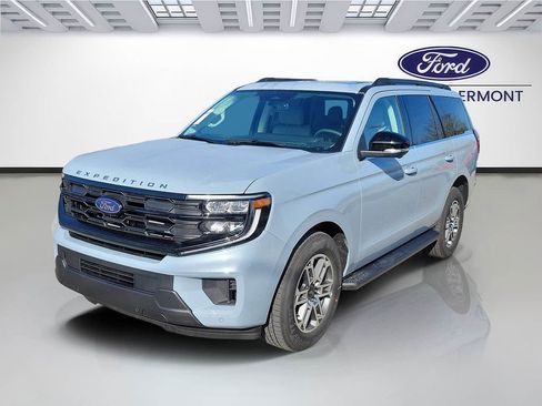 New 2026 Ford Expedition Active image 2