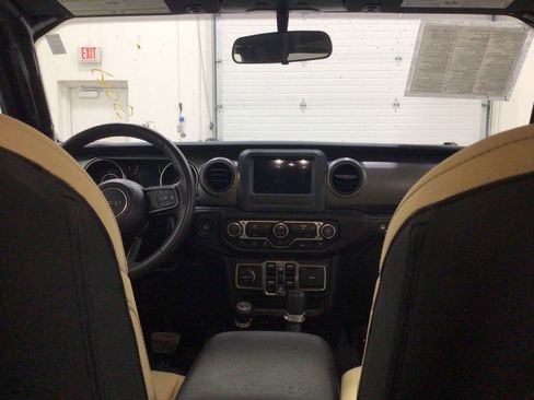 Used 2023 Jeep Gladiator Sport image 22