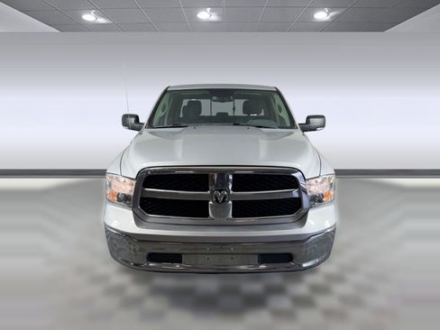 Used 2019 RAM 1500 Classic SLT w/ Luxury Group image 6
