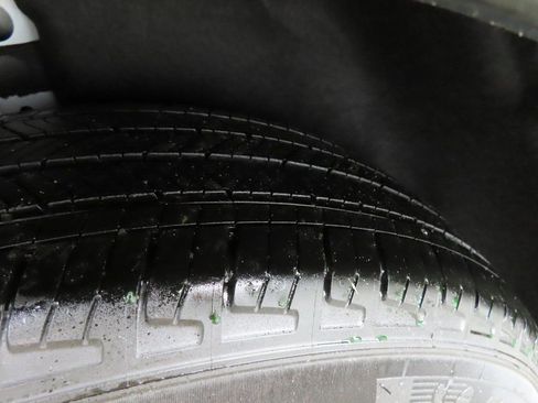 Used 2023 Ford Escape SE image 33