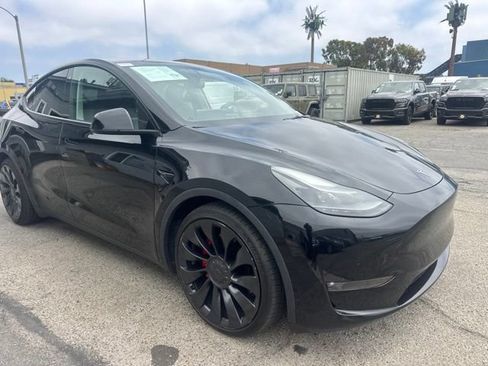 Used 2022 Tesla Model Y Performance AWD/4WD image 3