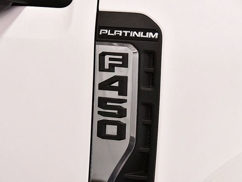 Used 2025 Ford F450 Platinum w/ Platinum Plus Package AWD/4WD image 10