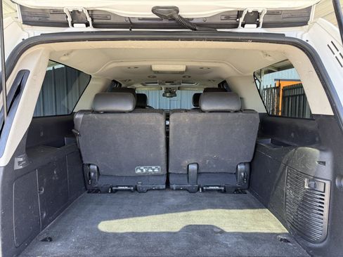 Used 2014 Chevrolet Suburban LTZ RWD image 22