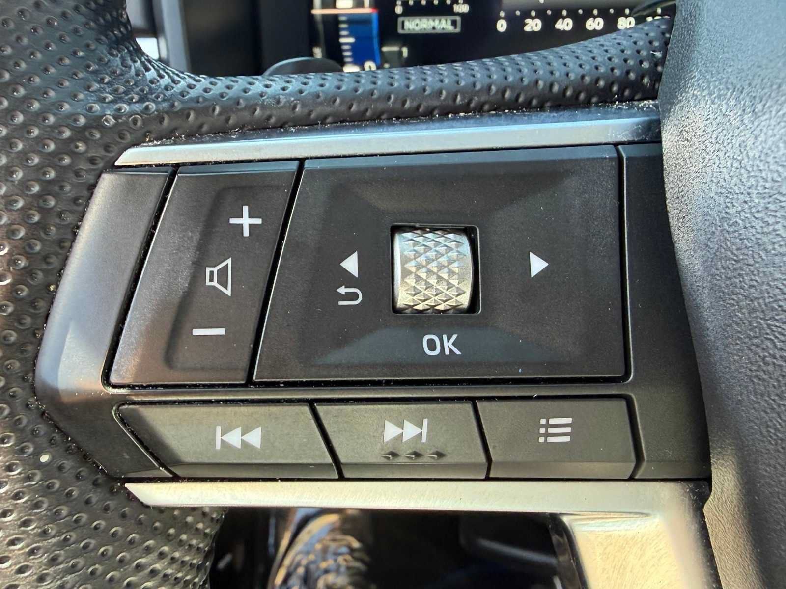 Used 2023 Mitsubishi Outlander SEL AWD/4WD image 16