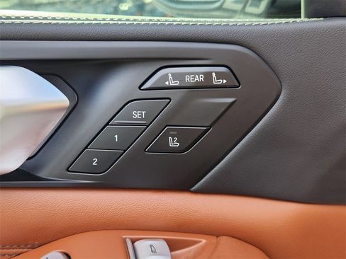 Used 2023 BMW X7 xDrive40i w/ M Sport Package image 28