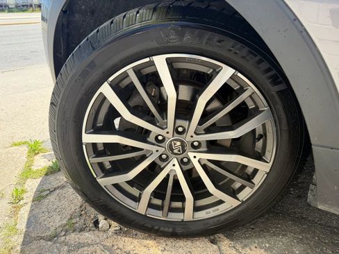 Used 2014 Ford Explorer Limited w/ Equipment Group 301A AWD/4WD image 25
