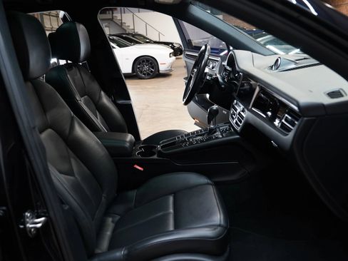 Used 2019 Porsche Macan S image 54