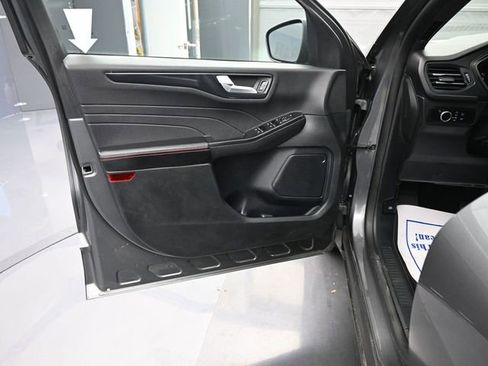 Used 2025 Ford Escape ST-Line image 10