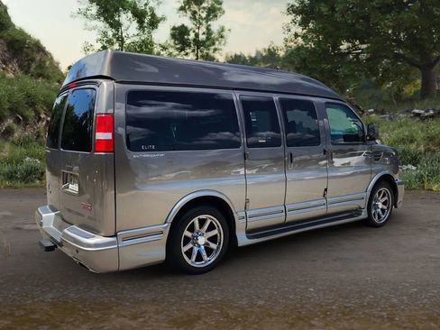 Used 2014 GMC Savana 1500 AWD image 2