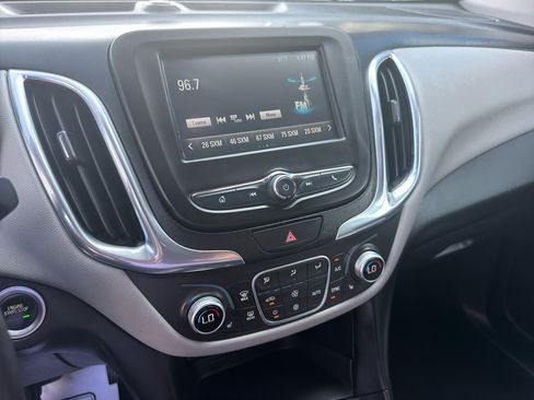 Used 2018 Chevrolet Equinox LT FWD image 17