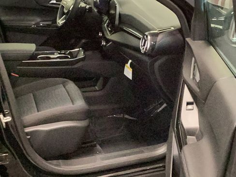 New 2026 Chevrolet Equinox LT w/ Midnight Edition AWD/4WD image 16