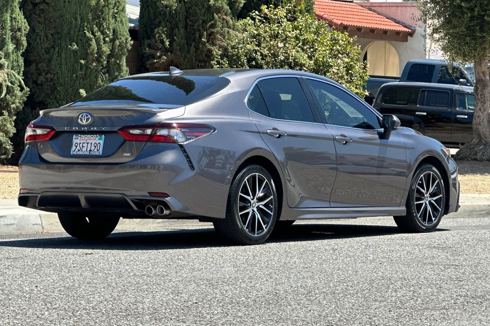 Used 2023 Toyota Camry SE FWD image 4