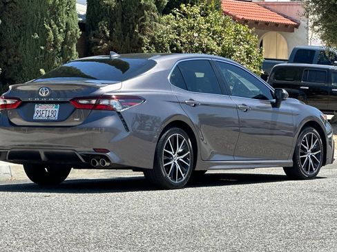 Used 2023 Toyota Camry SE FWD image 4