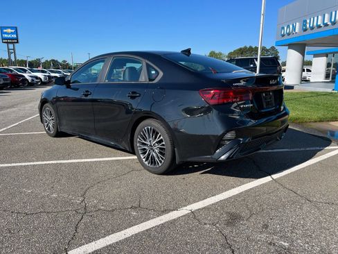 Used 2022 Kia Forte GT-Line w/ GT-Line Premium Package FWD image 3