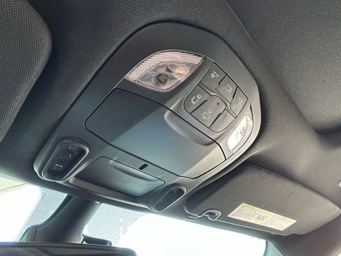 Used 2025 Chrysler Pacifica Limited image 51