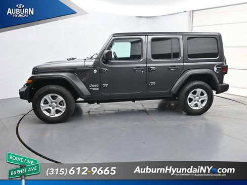 Used 2019 Jeep Wrangler Unlimited Sport S AWD/4WD image 16