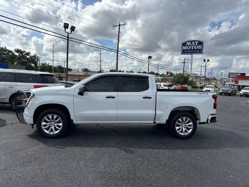 Used 2023 Chevrolet Silverado 1500 Custom AWD/4WD image 2