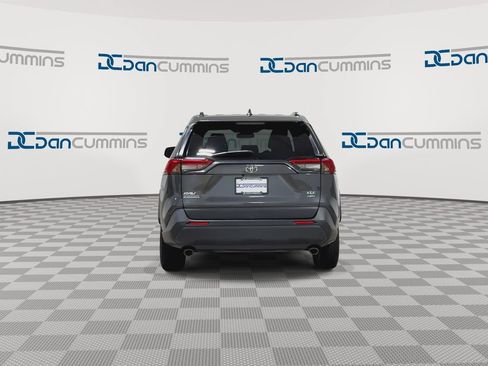 Used 2020 Toyota RAV4 XLE AWD/4WD image 7