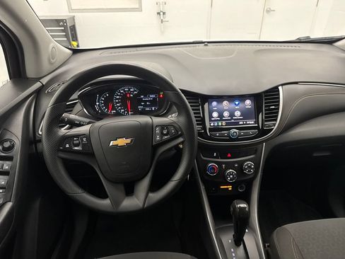Used 2022 Chevrolet Trax LS w/ Tint and Cruise Package AWD/4WD image 10