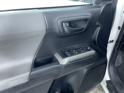 Used 2020 Toyota Tacoma SR5 image 14