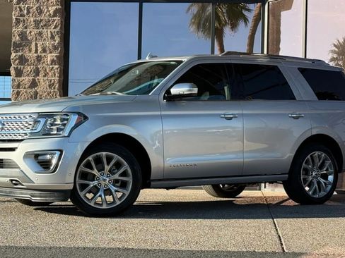 Used 2019 Ford Expedition Platinum AWD/4WD image 3