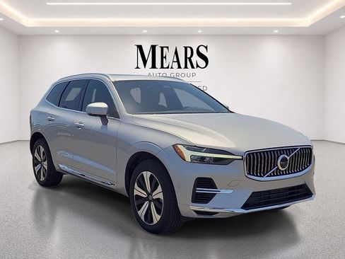 Used 2023 Volvo XC60 T8 Plus AWD/4WD image 8