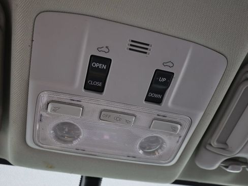 Used 2015 Toyota RAV4 Limited AWD/4WD image 40