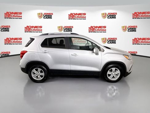 Used 2018 Chevrolet Trax LT FWD image 16