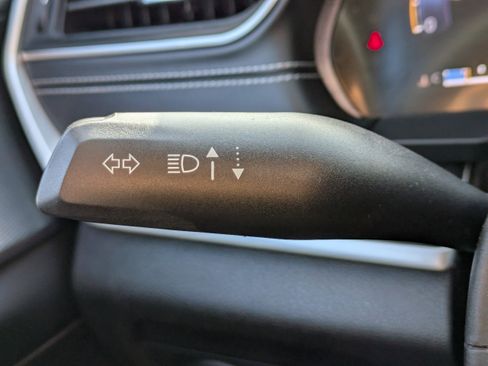 Used 2023 Jeep Grand Cherokee L Laredo image 27