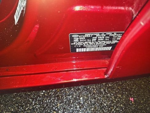 Used 2023 Genesis G70 2.0T image 12