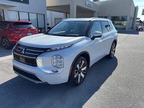 New 2025 Mitsubishi Outlander SEL image 3