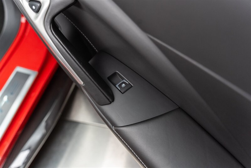 Used 2018 Chevrolet Corvette Z06 RWD image 61
