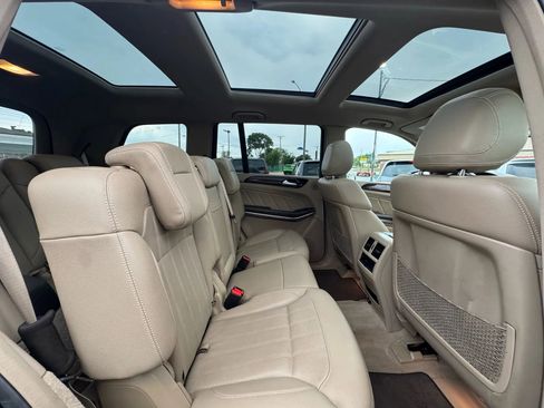 Used 2014 Mercedes-Benz GL 450 4MATIC image 27