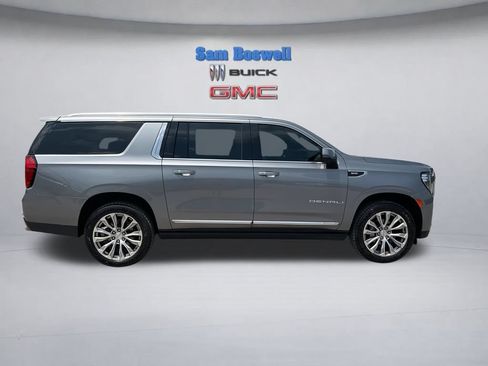 Certified 2021 GMC Yukon XL Denali w/ Denali Premium Package AWD/4WD image 11