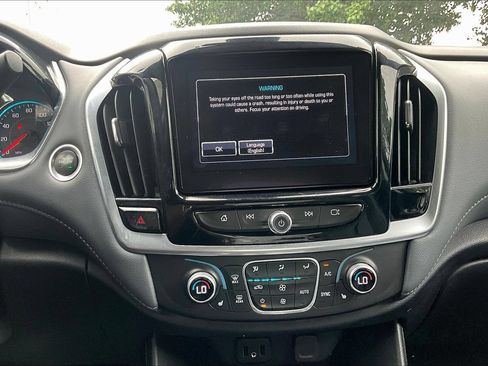 Used 2019 Chevrolet Traverse LT w/ LT Premium Package AWD/4WD image 14