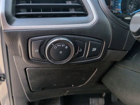 Used 2022 Ford Edge SE w/ Black Appearance Package image 15