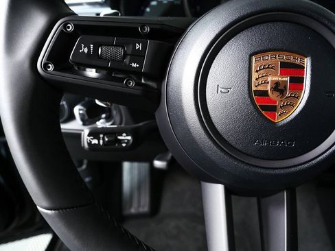 Used 2026 Porsche Macan AWD/4WD image 10