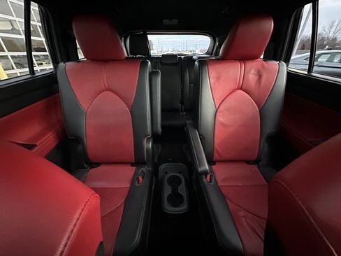 Used 2021 Toyota Highlander XSE image 24